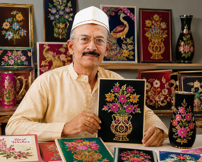 MOST PAPER ARTWORKS CREATED BY AN INDIVIDUAL ARTIST